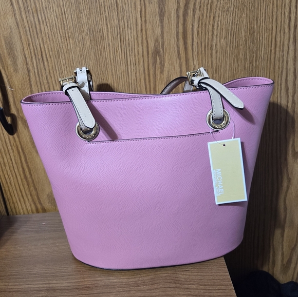 NWT Michael kors leather medium tote - Picture 7 of 7